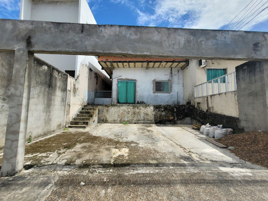 Casa Ocupada com 208,23m² em Cachoeirinha, Manaus/AM