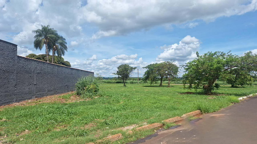 Terreno 881,63m² em Planura/MG - Ideal para Lazer ou Investimento