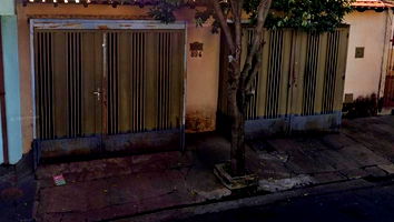 Casa residencial 3 quartos, 1 banheiro, garagem coberta, 81m² construída