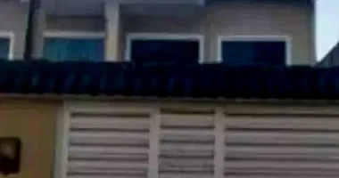 Casa em leilão com 191,64m² construída e terreno de 135m²