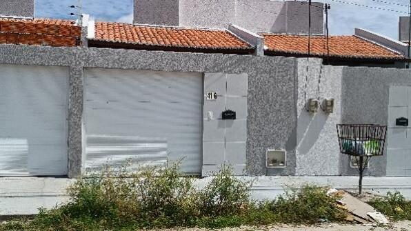 Casa com 2 quartos, 1 banheiro e 1 vaga de garagem