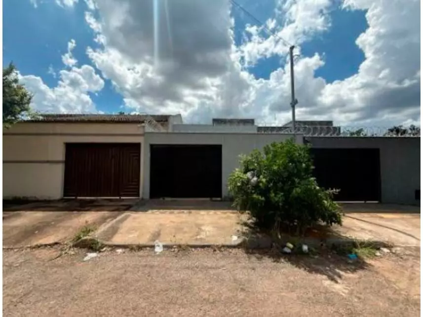 Casa em leilão - Residencial Portinari com 181m² de terreno