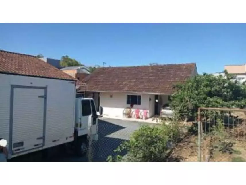 Casa com 2 quartos, 1 banheiro, 62m² construídos, ocupada
