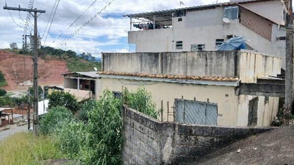 Casa com 2 quartos, 1 banheiro, 60,88m² área privativa