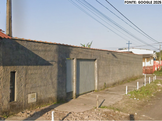 Casa térrea murada com terreno de 1.527 m² e 8 vagas