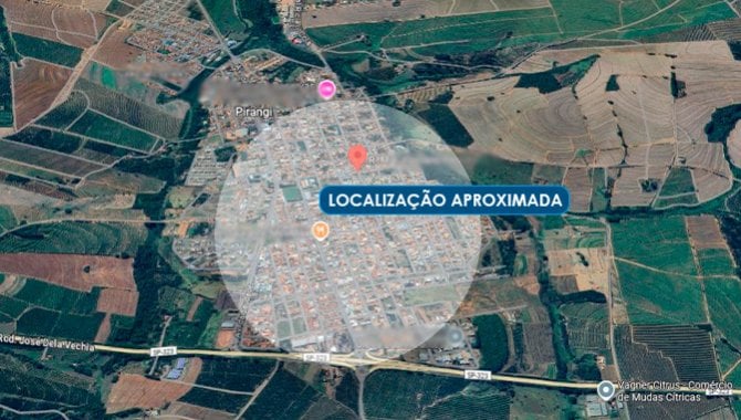 Casa em Terreno de 295 m² com 6 cômodos em Pirangi - SP