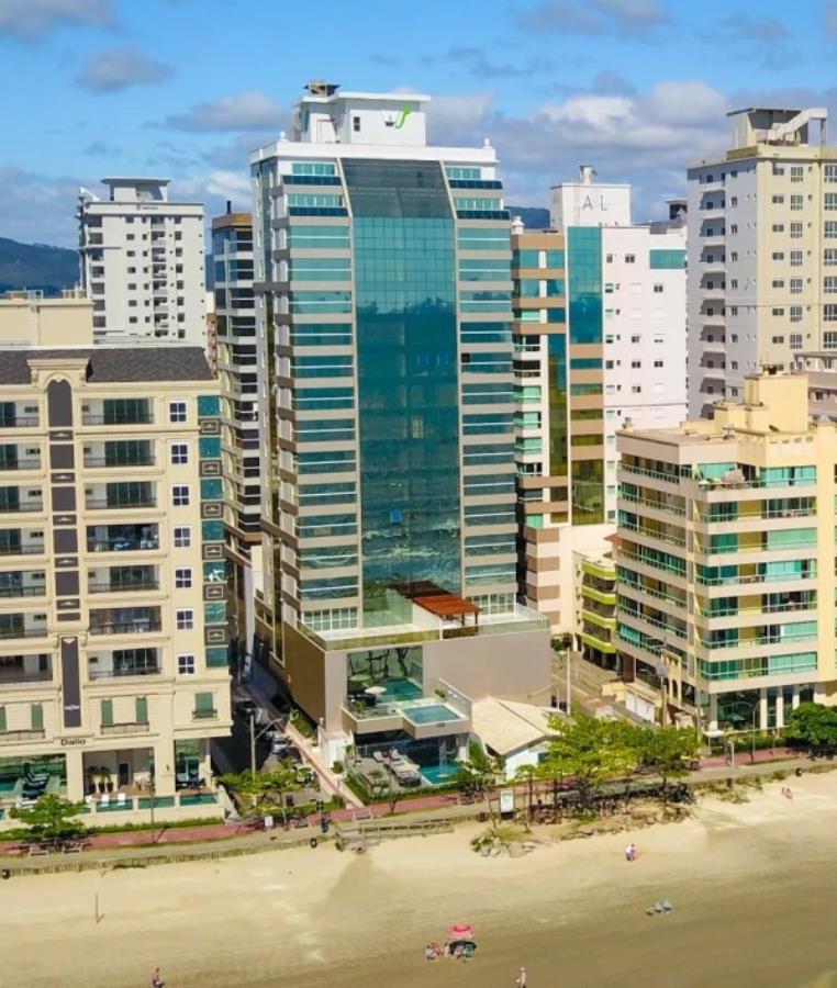 Apartamento Frente Mar com 373m² em Itapema/SC