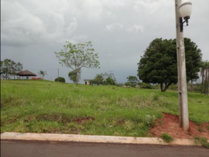 Lote desocupado com 723 m² de terreno, ideal para construção