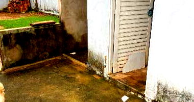 Casa com 3 quartos, 2 banheiros, 432m² terreno e 156m² construída, ocupada