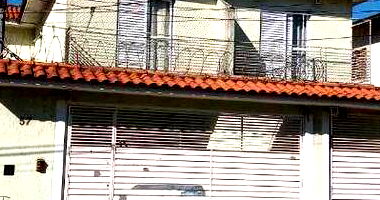 Casa padrão ocupada com 1 vaga e 151m² privativos