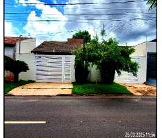 Casa com 3 quartos, 2 banheiros, varanda e 2 vagas de garagem
