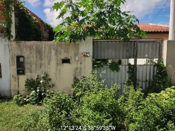 Casa com 2 quartos, 1 banheiro e 1 vaga de garagem