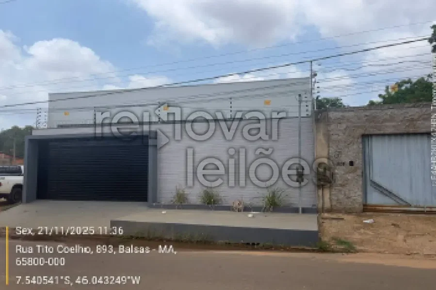 Casa com 5 dormitórios, 3 banheiros, piscina e churrasqueira