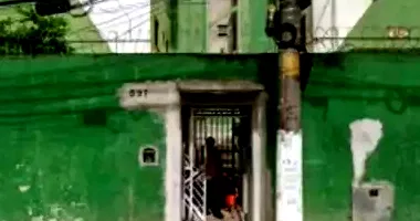 Apartamento 3º pavimento com 42,37m² útil, ocupado