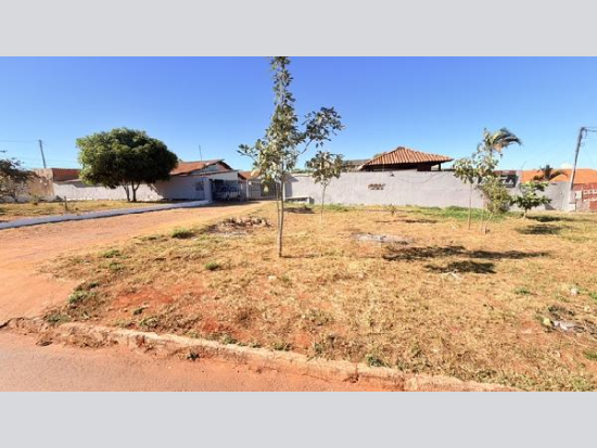 Casa com 3 Quartos e 2 Banheiros em Planaltina - 70m² Privativos