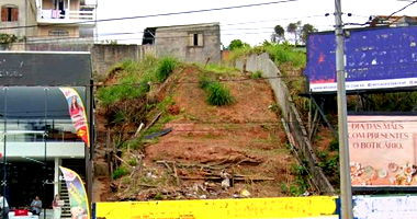 Terreno Urbano Desocupado em Santo André - 322m²