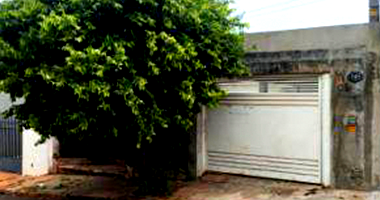 Casa ocupada com 191 m² construídos, ideal para reformas e investimento