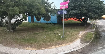 Terreno em Esquina com 225m² no Laranjal