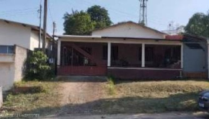 Casa com 4 quartos e 3 banheiros, área construída de 173 m²