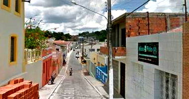 Casa com ótima localização em Mata Grande, AL, lance inicial R$350 mil