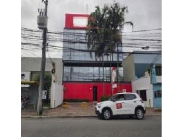 Prédio Comercial com 700m² em Lauro de Freitas/BA