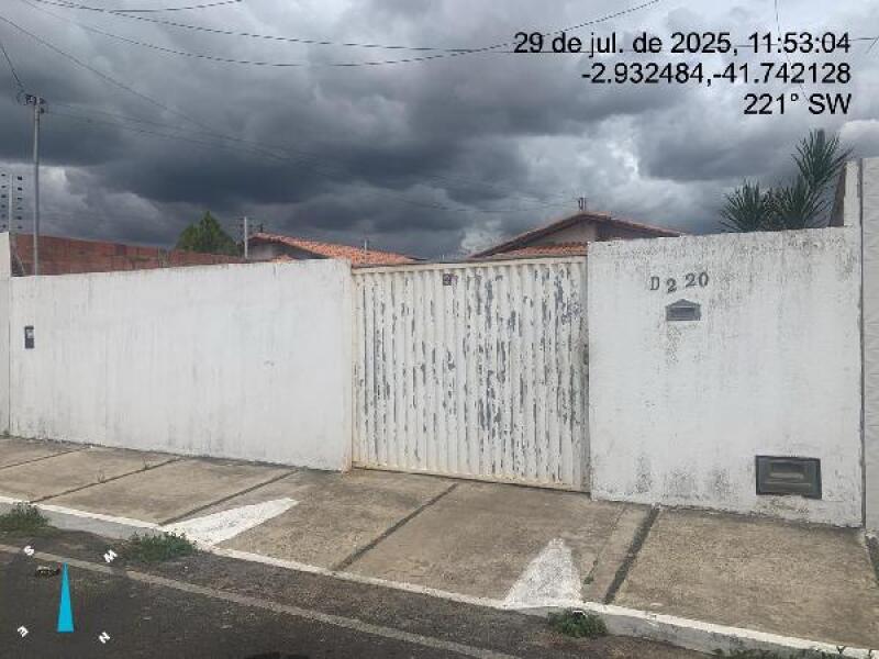 Casa com 2 quartos, 1 vaga, 63,17m², desocupada