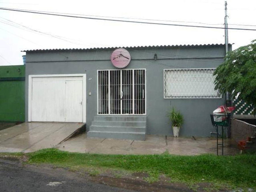 Casa Padrão com 3 Quartos e 1 Vaga em Santana do Livramento