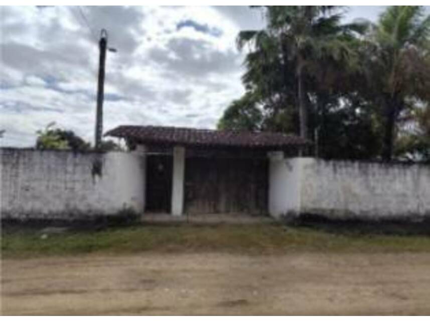 Casa com 236m² construídos, 3 quartos, ocupada, ideal para investimento