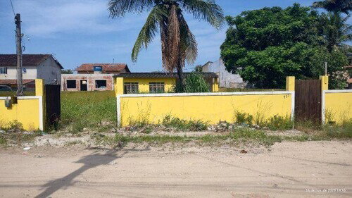 Casa Ocupada com 2 Quartos em Araruama/RJ