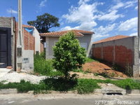 Casa com 49,6m² construída e 3 quartos, desocupada