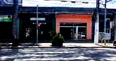 Prédio comercial com 1.049 m², ocupado, ideal para investimento