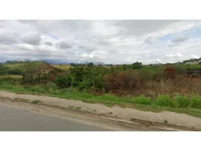 Terreno com Construções em Campo Grande/RJ