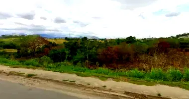 Terreno com Construções em Campo Grande/RJ