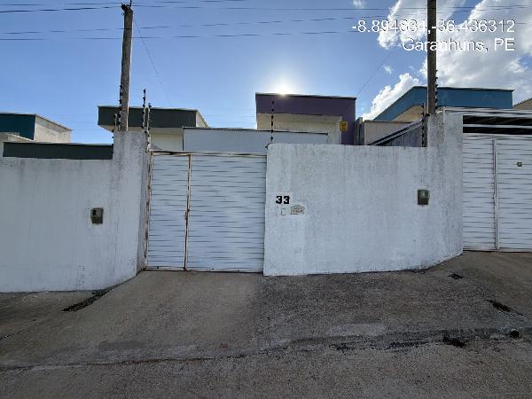 Casa com 3 quartos, 2 banheiros e 1 vaga de garagem