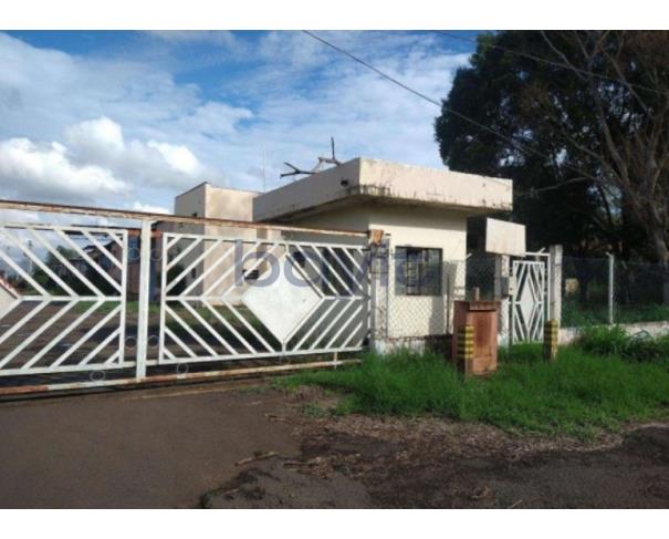 Galpão Industrial com 3.595m² e 15 Banheiros
