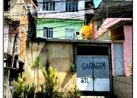 Casa com 2 quartos, banheiro, área de serviço e cozinha, 65m² construída