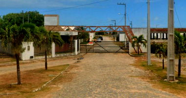 Lote Urbano com 364m² em Condomínio Fechado