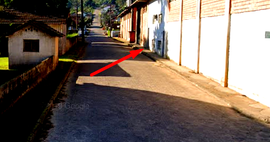 Terreno com galpão de 357m² em área urbana, ideal para uso industrial
