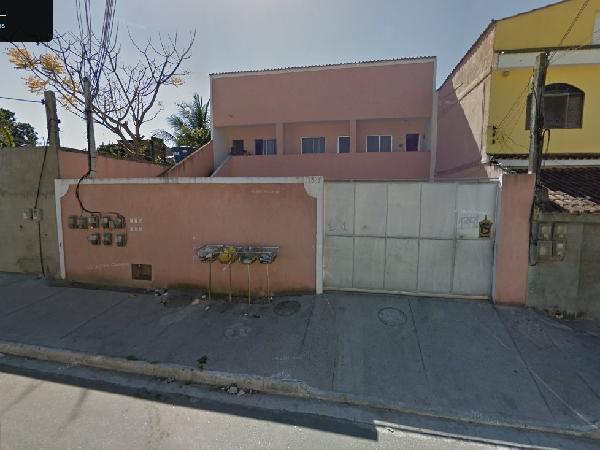 Casa com 2 quartos, 75,70 m², área privativa e terreno