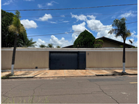 Casa com 206,89m² e terreno de 1.100m² em Barretos/SP