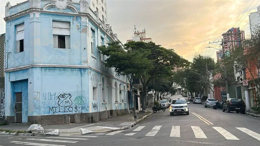 Prédio com 240m² de Área Construída no Bairro da Liberdade