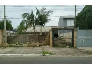 Casa ocupada com 159,60 m² construídos
