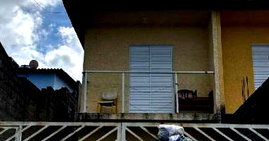 Casa em Mairinque/SP com 64,05m² de área total