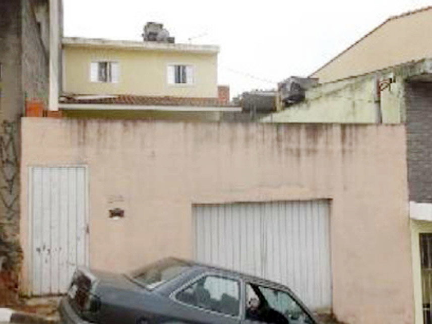 Casa ocupada com 95,22m² construída