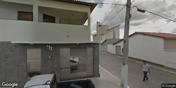 Casa com Terreno de 225,75m² em Poções/BA