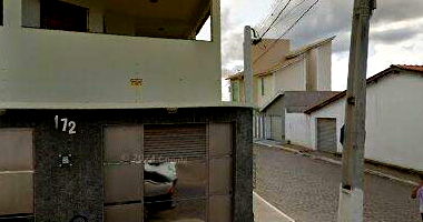 Casa com Terreno de 225,75m² em Poções/BA
