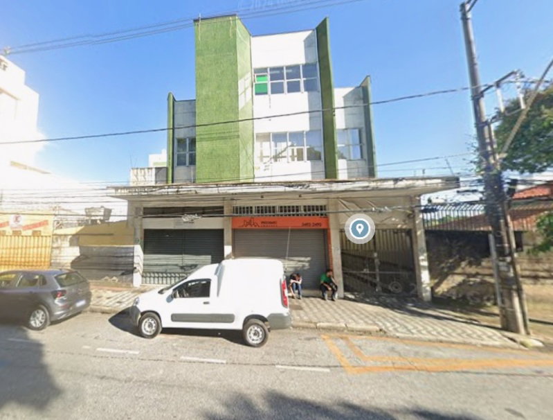 Sala Comercial com 12 Salas e 4 Banheiros em BH