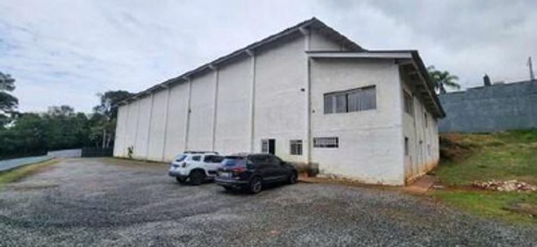 Centro Esportivo Amplo em Curitiba/PR com 7.685m²
