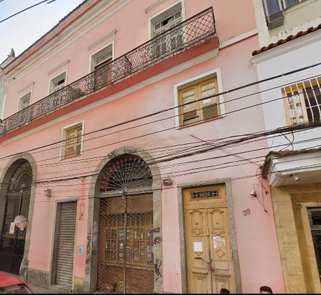 Prédio Comercial em Gloria com 0 quartos e 0 banheiros