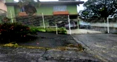 Casa ampla com 247m² construída e terreno de 485m², ocupada